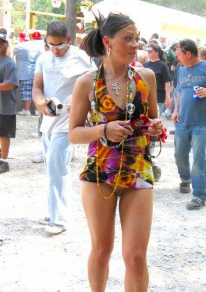 Nikki Brazil bottomless naked walk in public.