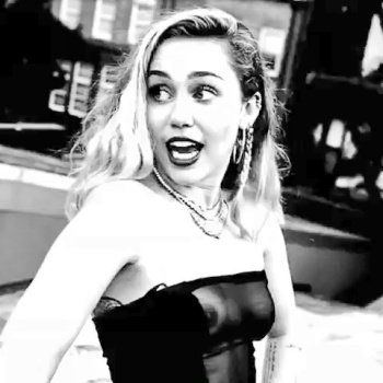 Quck recomended Miley side boob grammy