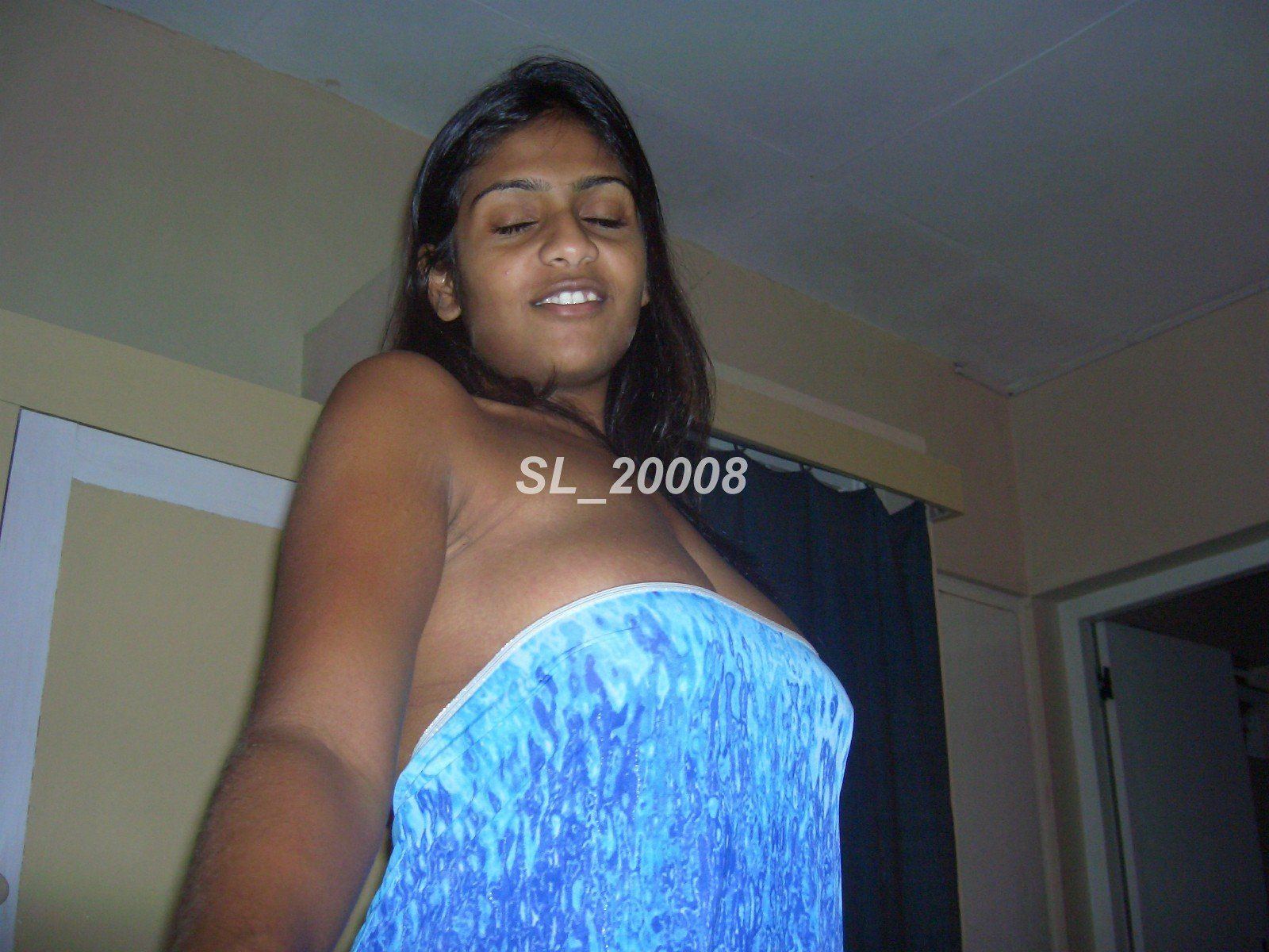 Agent 9. reccomend Srilankan neked girls potos