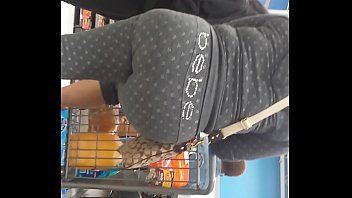 Quirk recommendet Wife Flashing in Walmart.