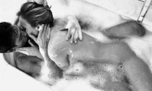 Zi-Zi reccomend Naked couple making love in bathtub