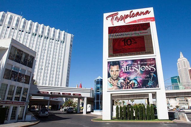 best of The in las Cheap hotels strip on vegas
