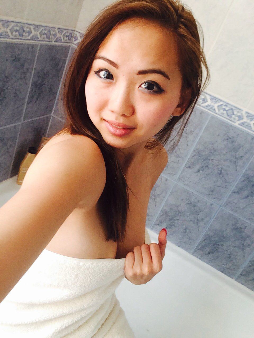 Meat reccomend in shower girls naked Japanese