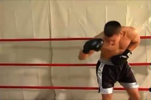 Midgets kick boxing