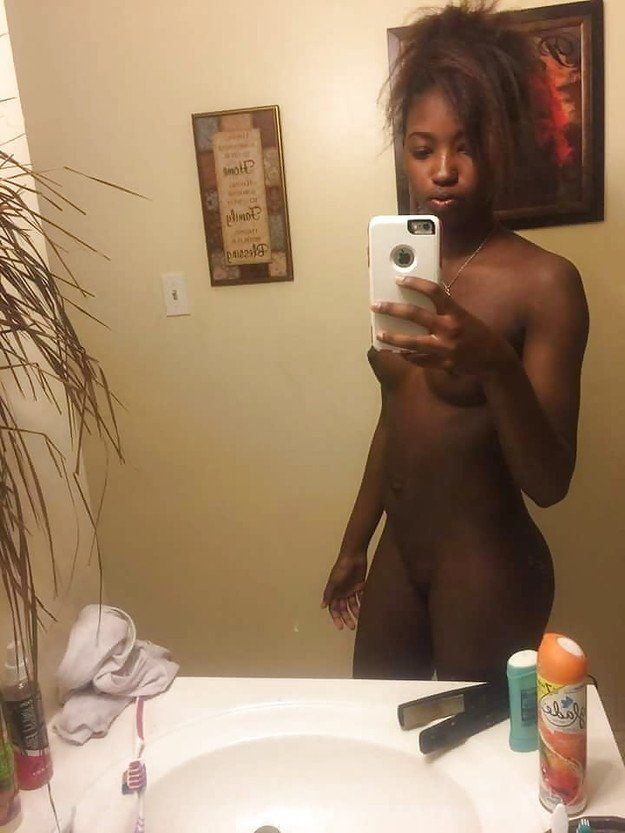 Yak reccomend Naked girl selfie pin