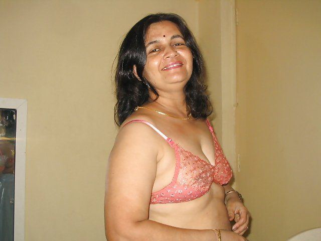 Sexy nude aunties pics