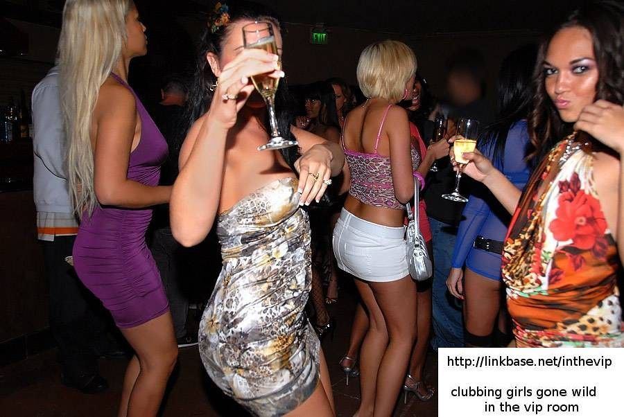 Drunk college girls go wild at party