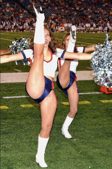 Sexy cheerleaders accidentally showing