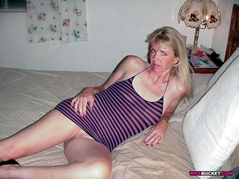 Homemade amateur private mature wife picture
