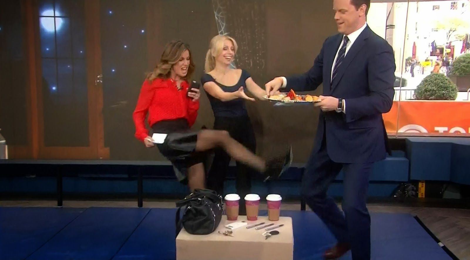 Lady L. reccomend Camerota in pantyhose