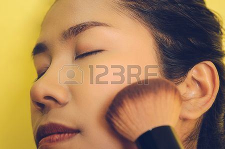 Guard reccomend Asian face makeup application
