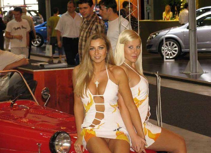 Naked hot chick car show
