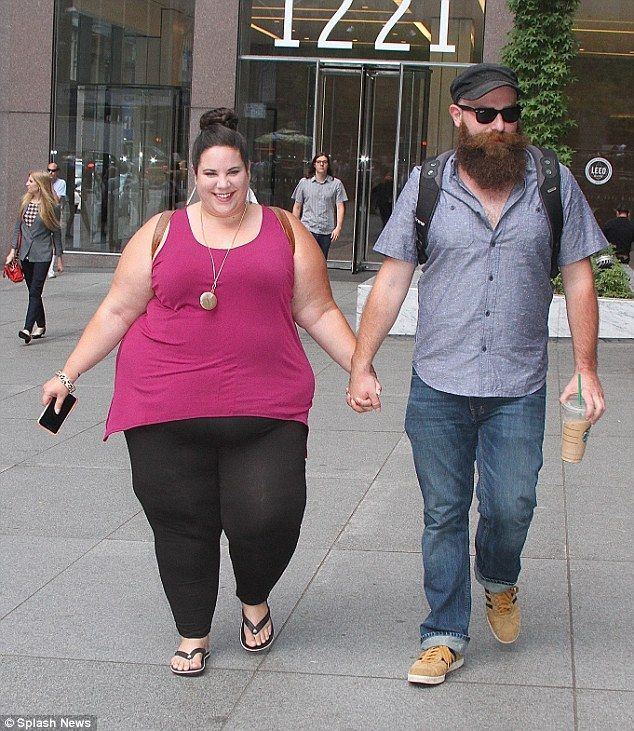 Apple reccomend Women who love fat men