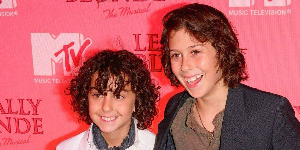 Cast of naked brothers band