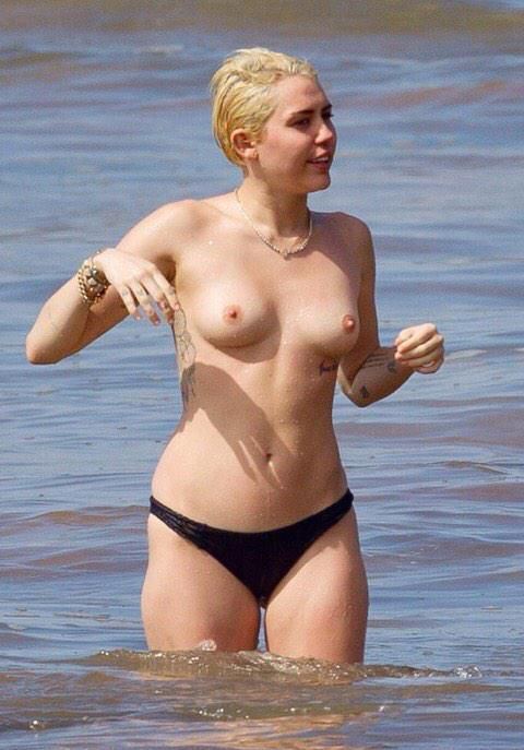 Miley cyrus naked chest