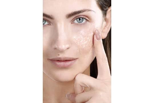 Exfoliating facial skin