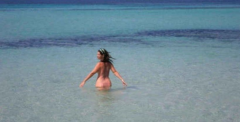 Slug reccomend nude Greek girls beach