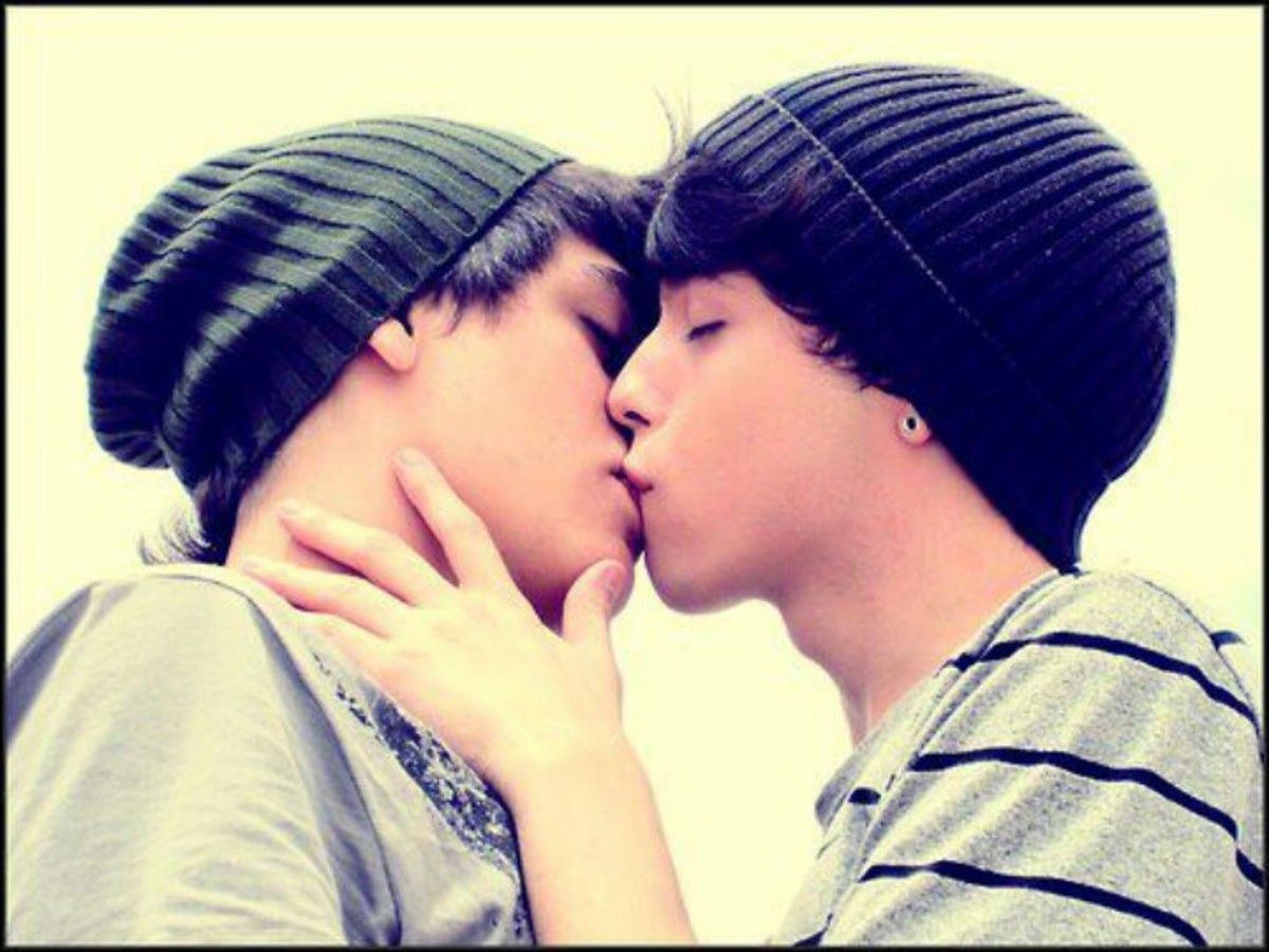 Gay boys kiss