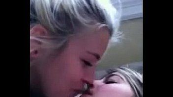 best of With virgina sucking Girls girls kissing hunping