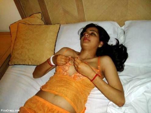 Chennai Escort Hot Model Doing Massage Day Night Outcall Incall Service.