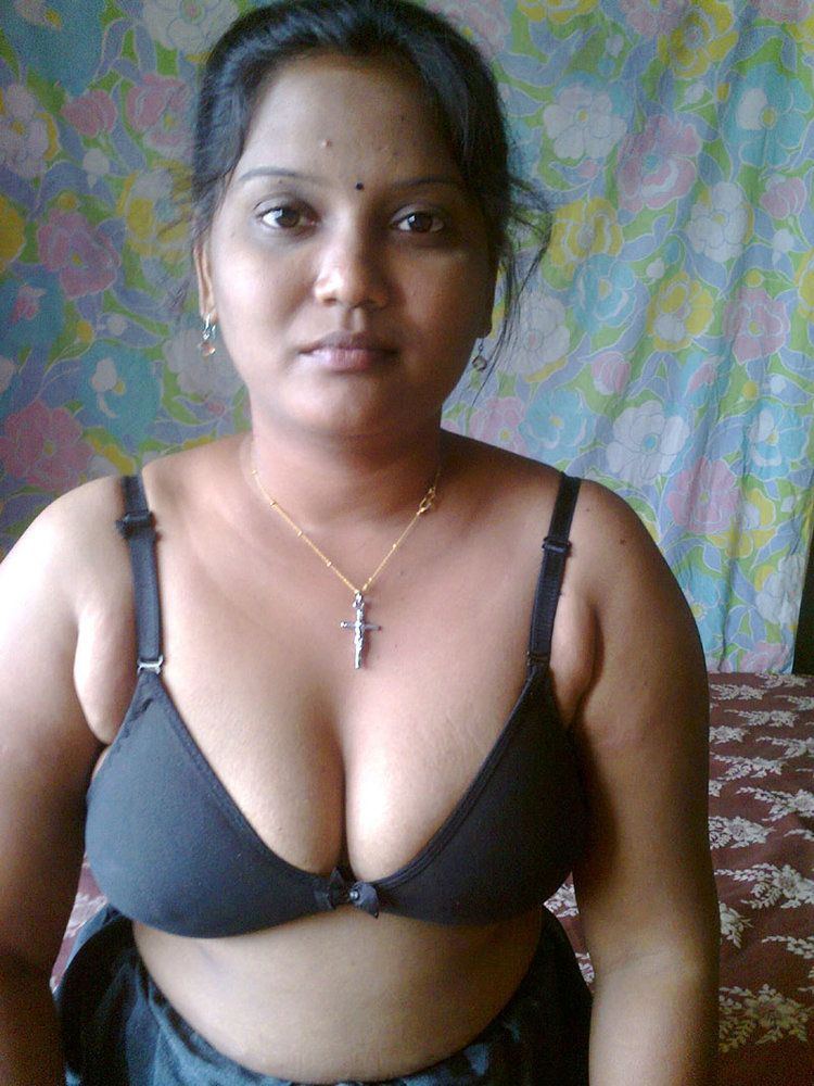 Hot tamil wife nude fuck bra