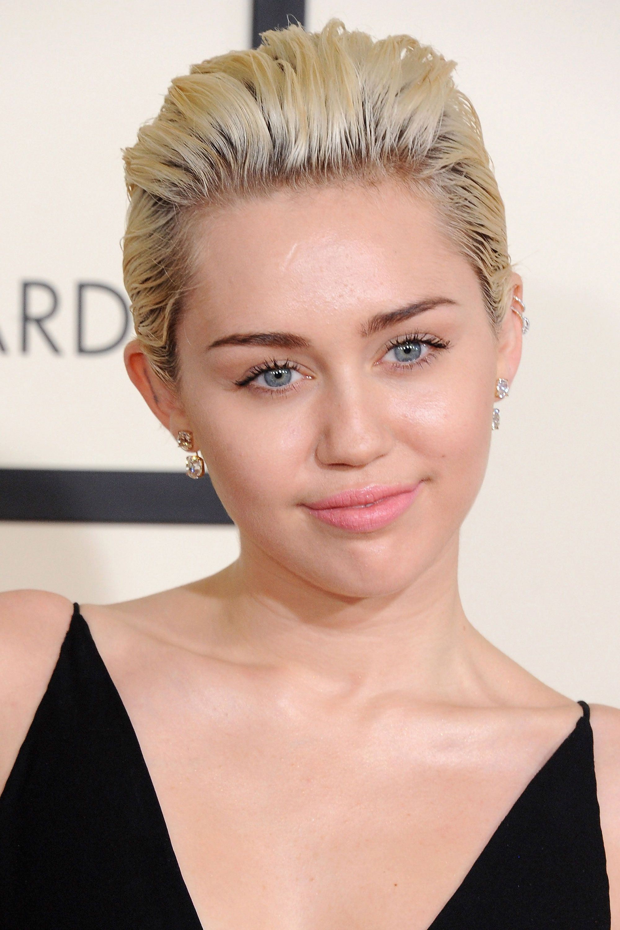 Orbit reccomend Miley cyrus fake short hair