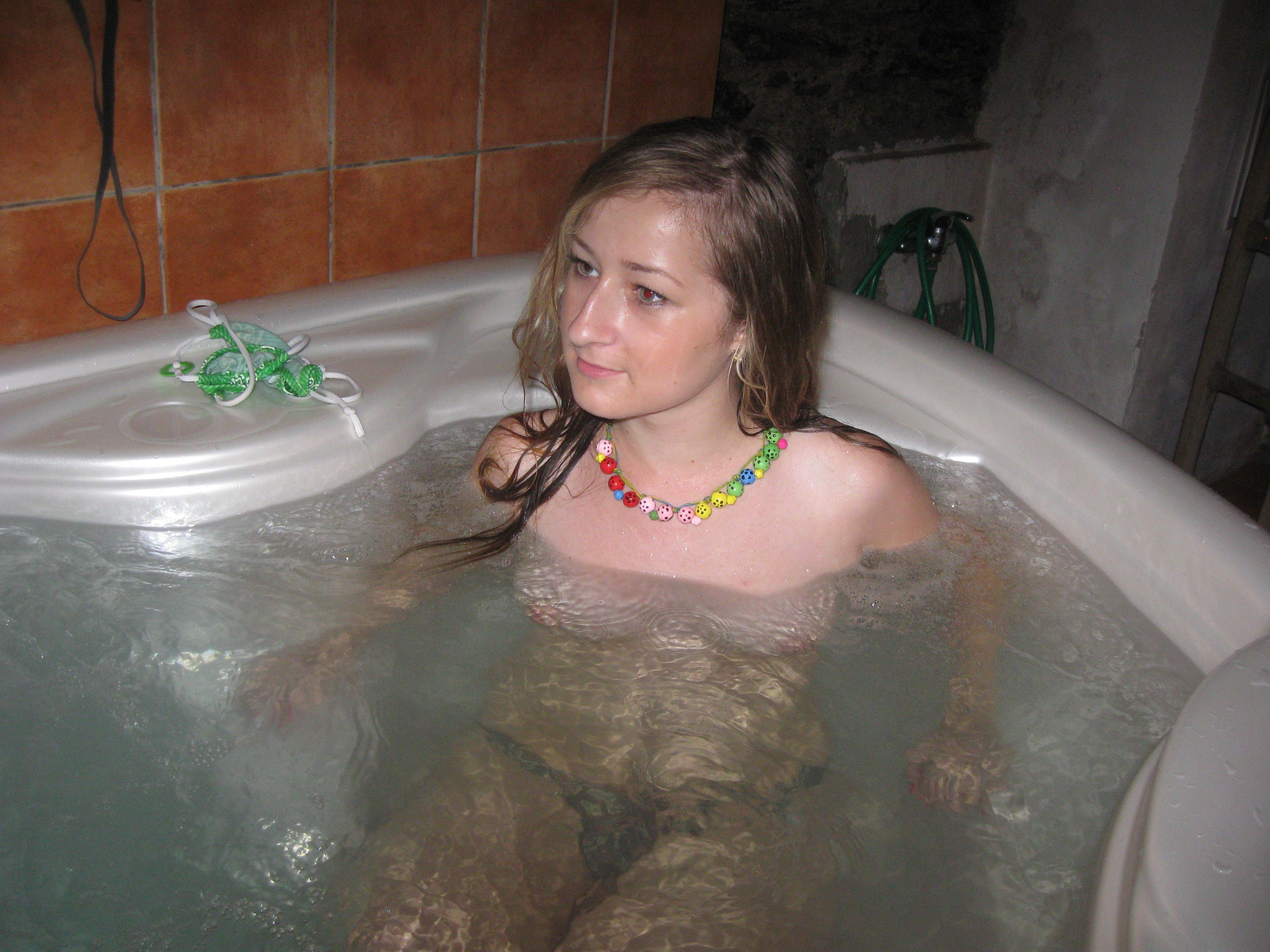 Nude hot tub video