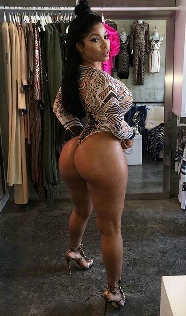 Thick Women Naked And Sexy